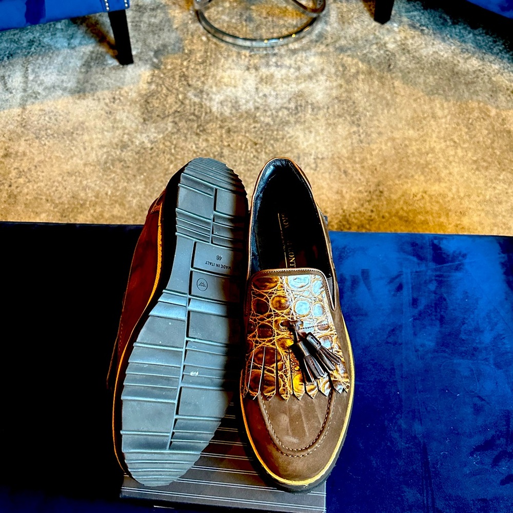 Sporty slip on tassel loafers